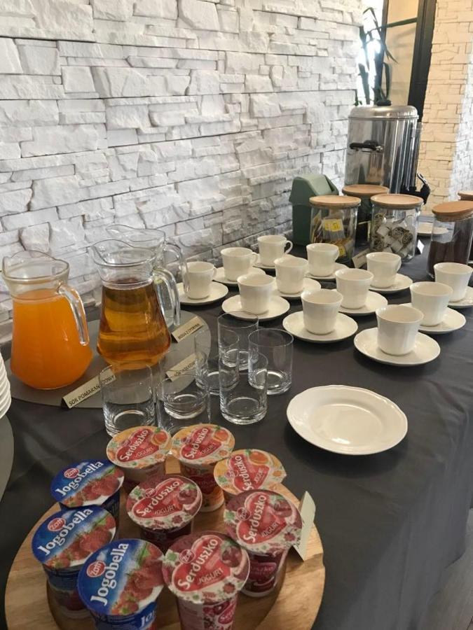Hotel Astra Tajemniczy Ogrod Познан Екстериор снимка