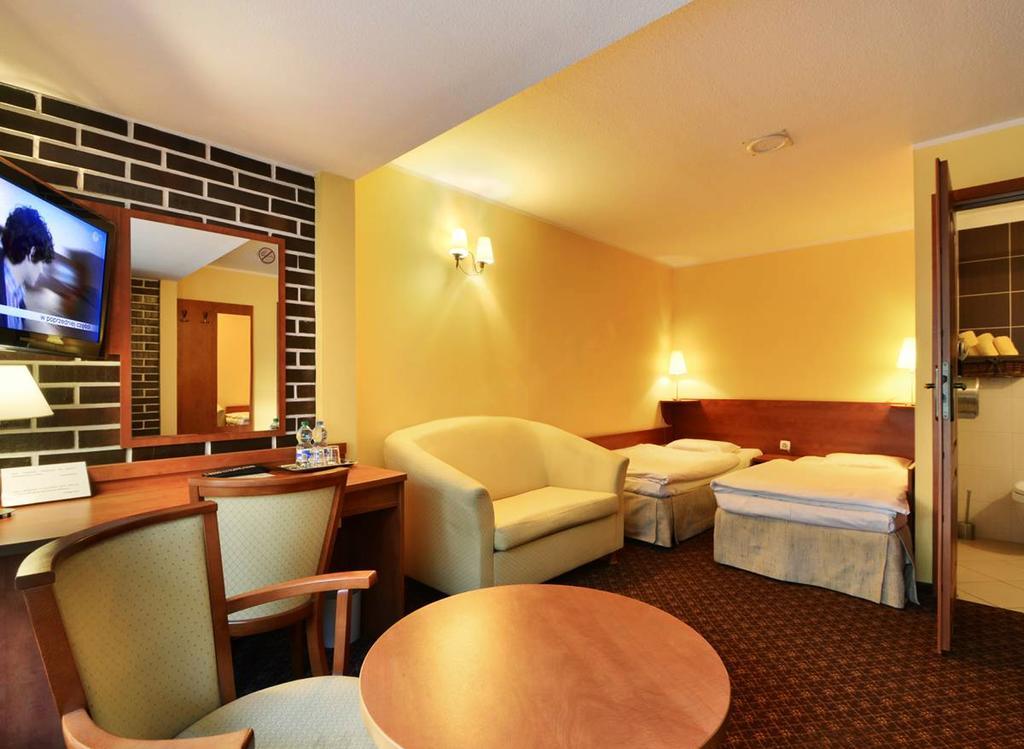 Hotel Astra Tajemniczy Ogrod Познан Екстериор снимка