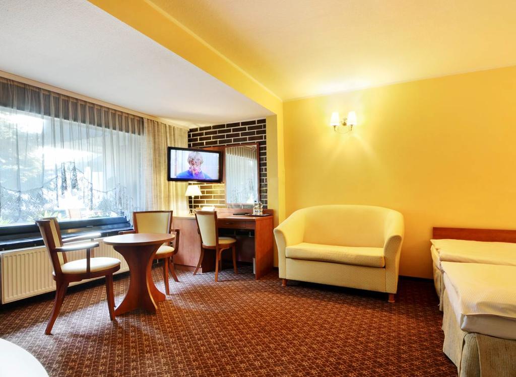 Hotel Astra Tajemniczy Ogrod Познан Екстериор снимка