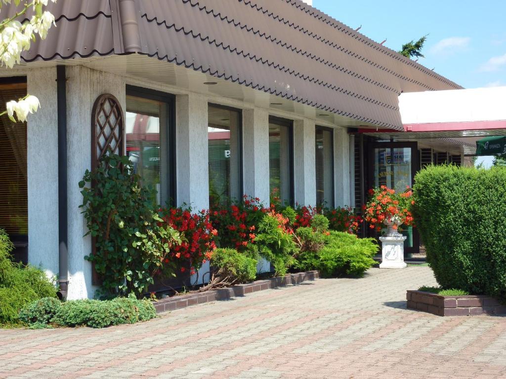 Hotel Astra Tajemniczy Ogrod Познан Екстериор снимка